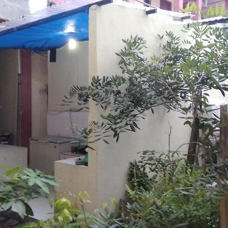 מלון מדאן Pondok Cemara מראה חיצוני תמונה